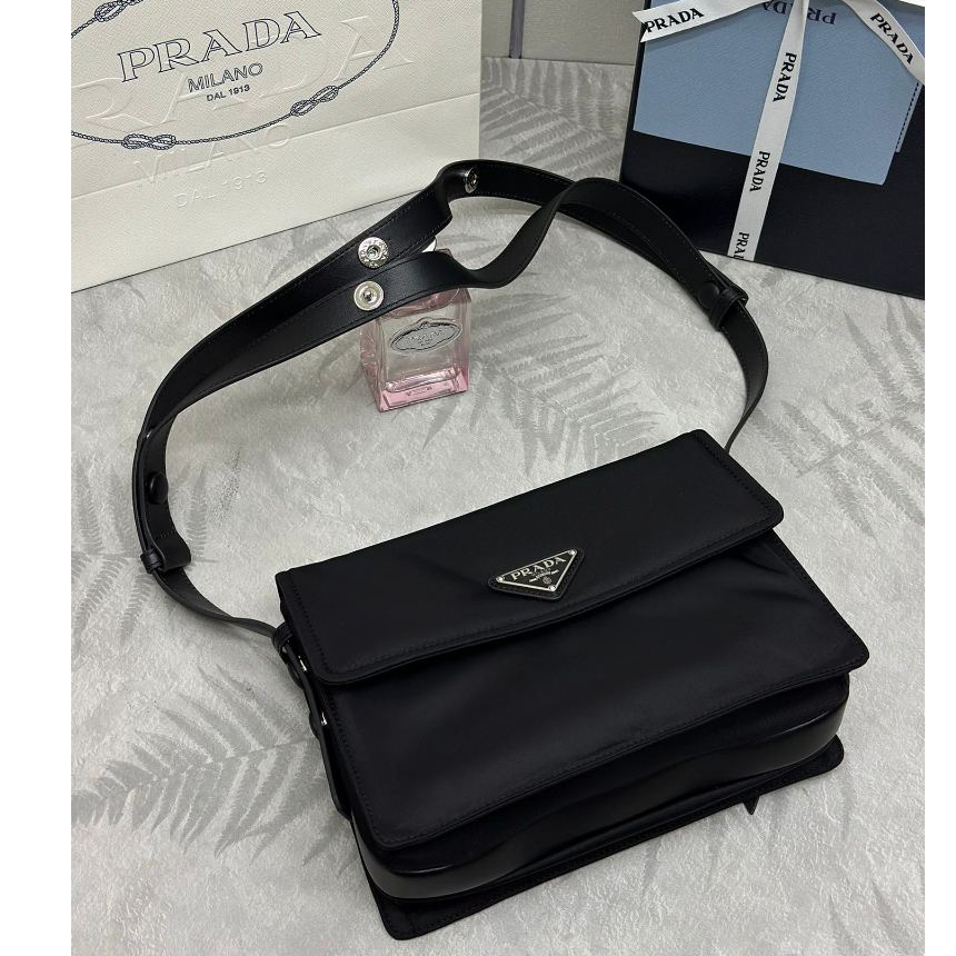 TOP CINI Postman Bag 1BD313 Flip Up Shoulder Bag by Re Nylon