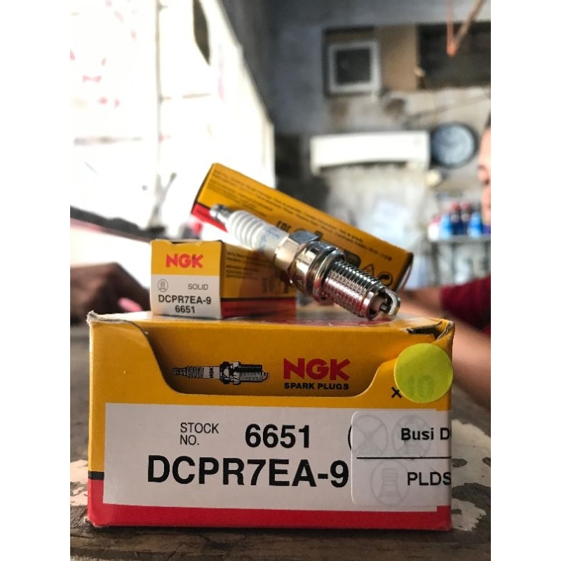ORIGINAL BUSI DCPR7EA-9 NGK