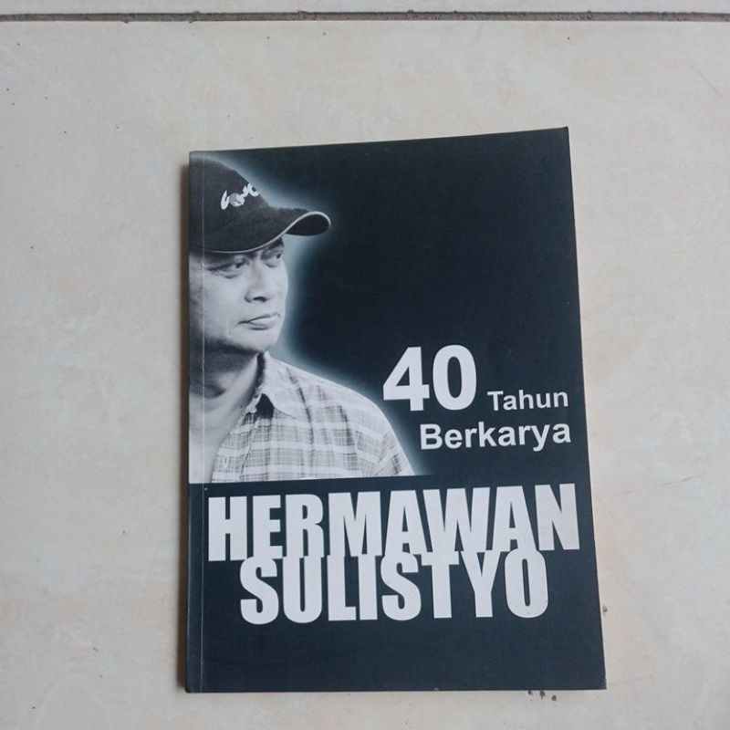buku 40 tahun berkarya Hermawan Sulistyo