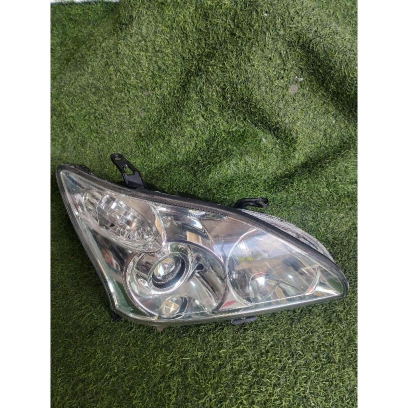 HeadLamp Lampu Depan Toyota Harrier (Kanan)