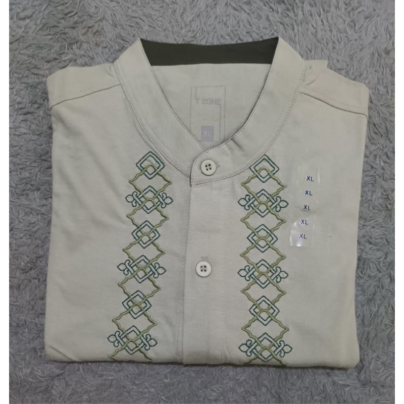 Koko kaos T-Zone size XL warna sage/army muda Matahari Ramayana