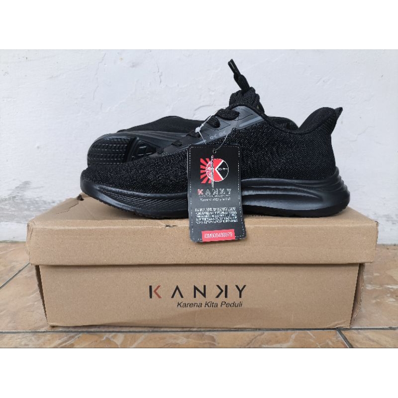 Sepatu Kanky Yuga Makie Full Black Sekolah Olahraga Size 39
