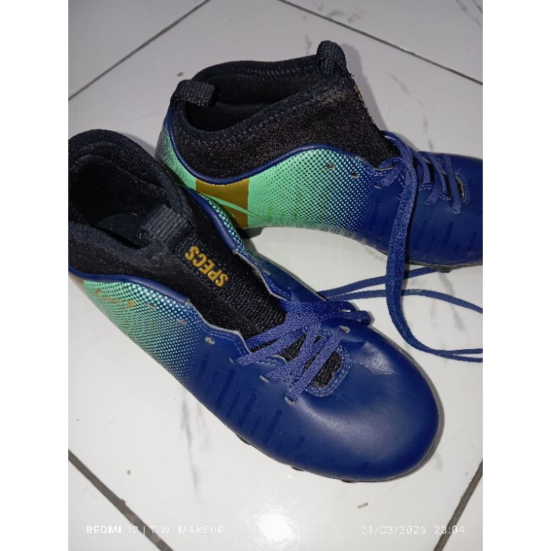 sepatu sepak bola anak second merek specs
