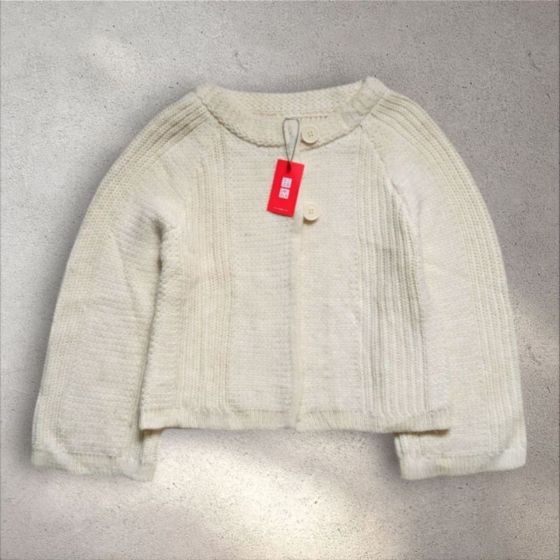 Uniqlo Cardigan Outer Rajut Semi Crop