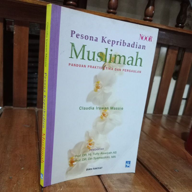 PESONA KEPRIBADIAN MUSLIMAH - CLAUDIA IRAWAN MASSIE