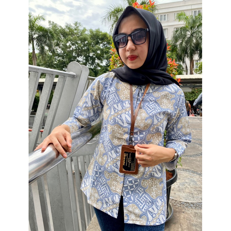 BLUS KATUN BIRU PUTIH