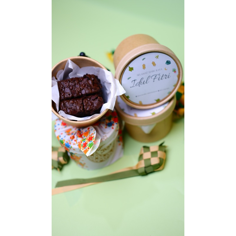 

BROWNIES in cup