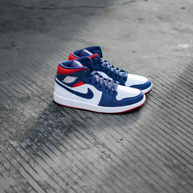Air Jordan 1 Mid SE USA