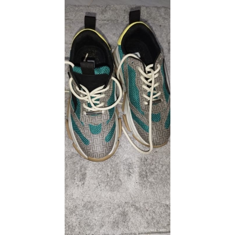 Preloved Sepatu Steve Madden