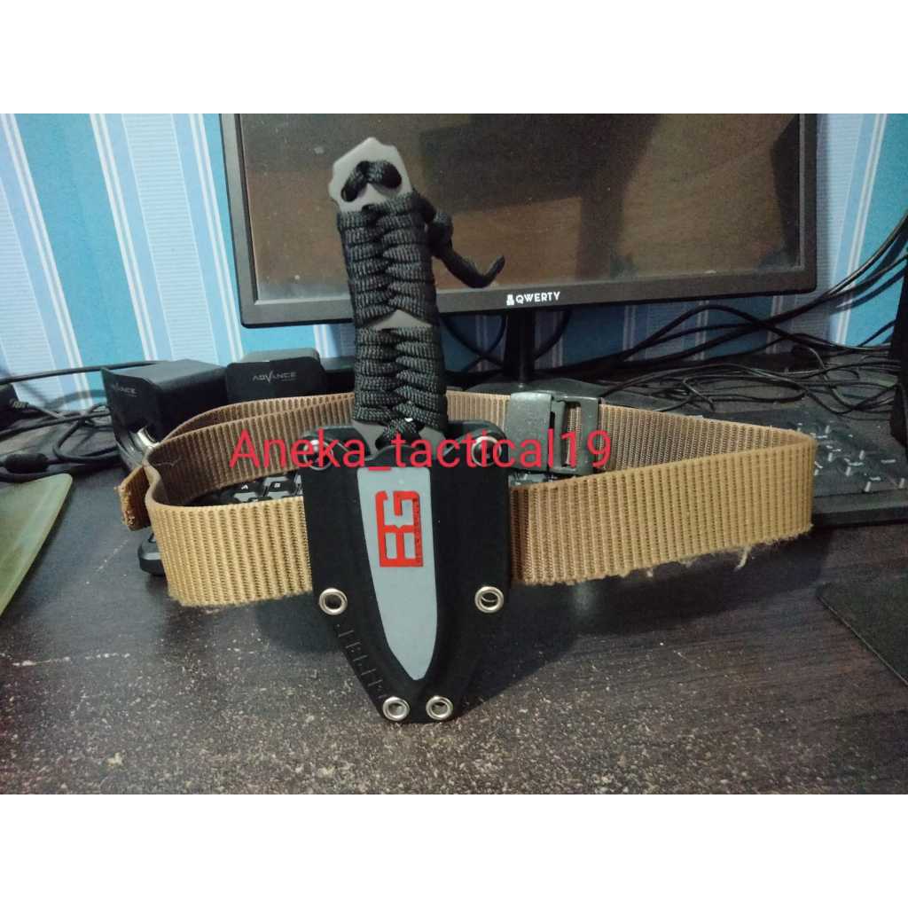 Pisau Survival Gerber Bear Grylls Paracord