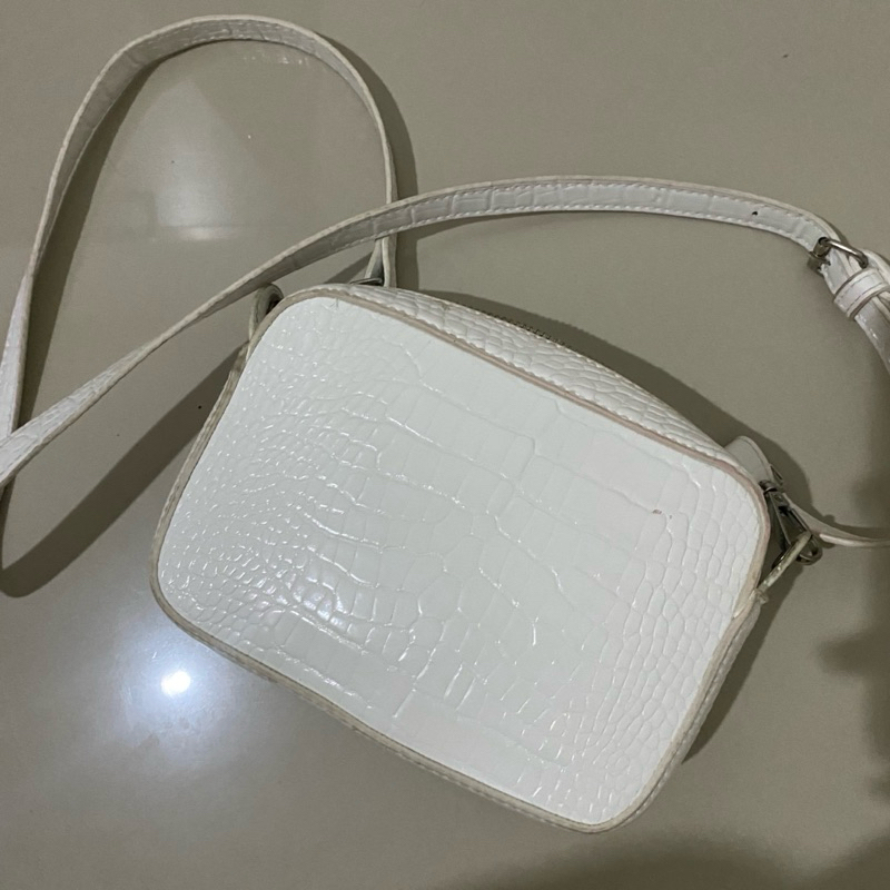 PRELOVED TAS STRADIVARIUS PUTIH CROCODILE LEATHER