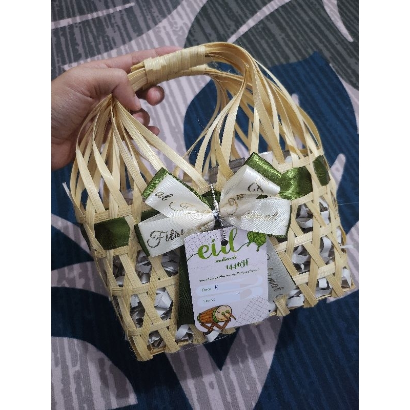 

HAMPERS LEBARAN 1 KERANJANG ISI 2 TOPLES KUKER (250gr per toples)