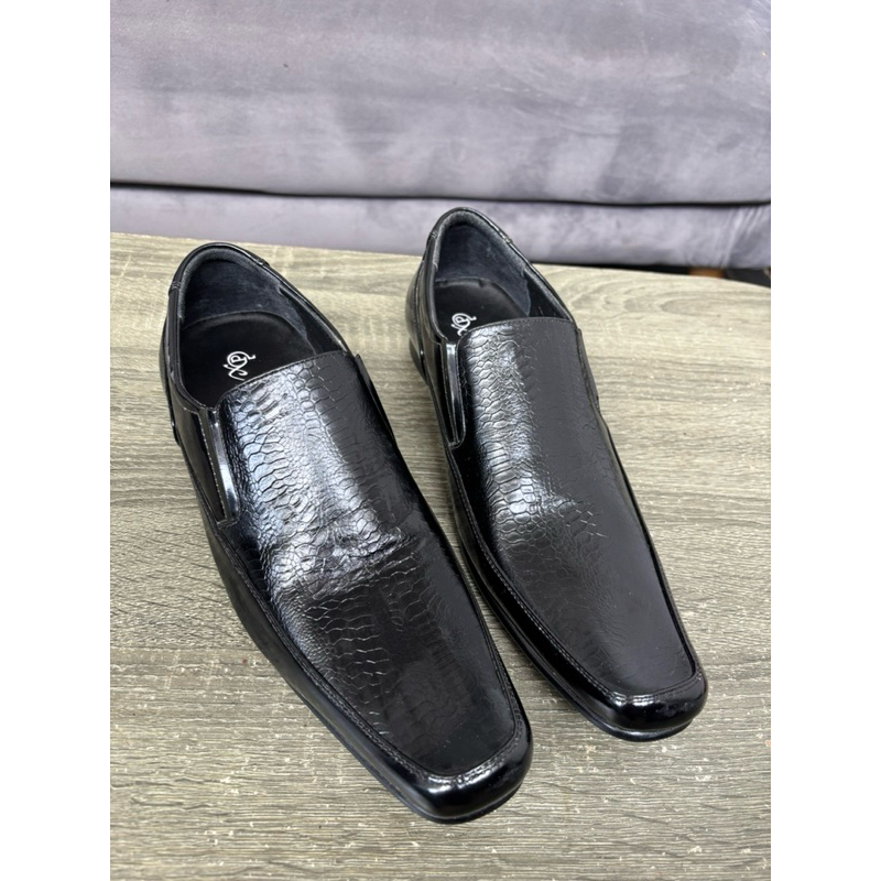 sepatu pria donatello