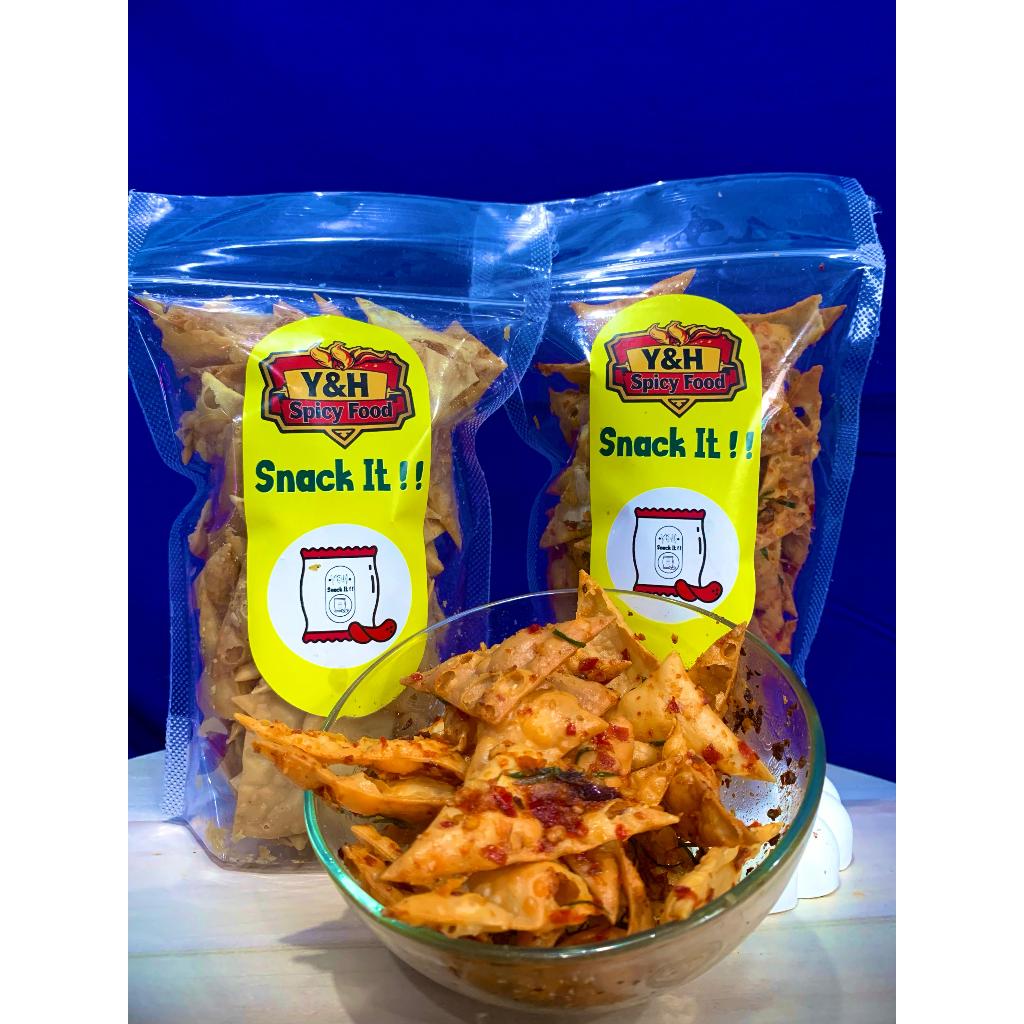 

KERIPIK KULIT PANGSIT Y&H SNACK IT BERAT 110 gram LEVEL ( ORIGINAL, PEDAS, EXTRA PEDAS )
