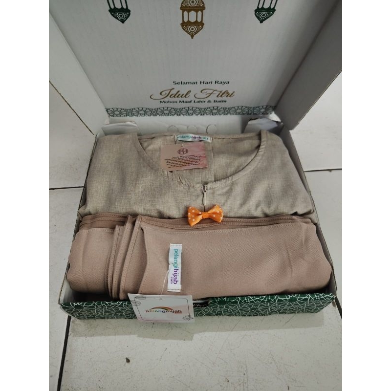 

Tambahan Box Hampers