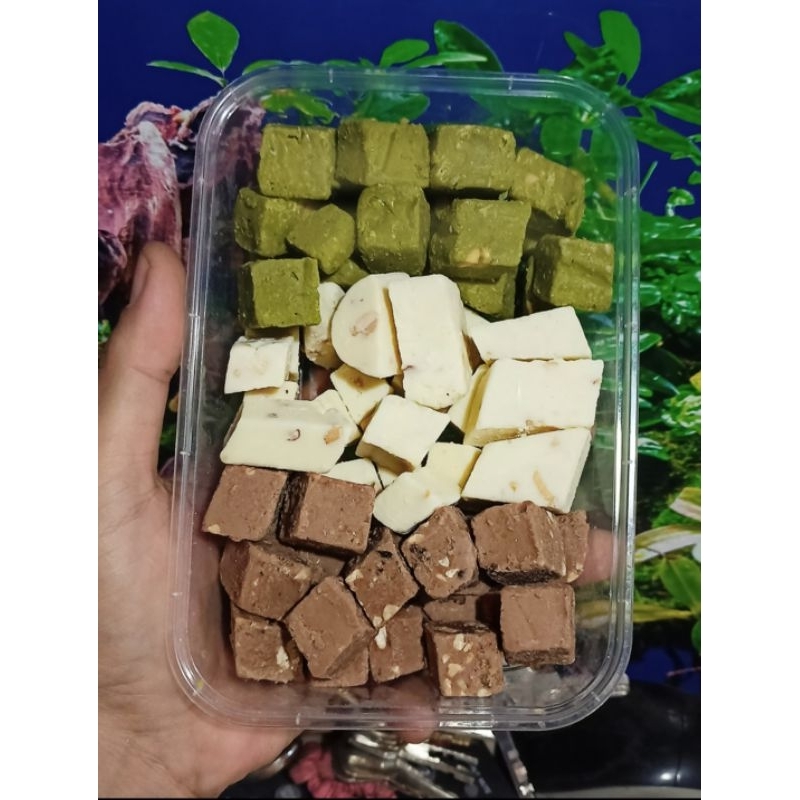 

PATAHAN BAHAN SQ MIX COKLAT GREENTEA STRAWBERRY 350GR