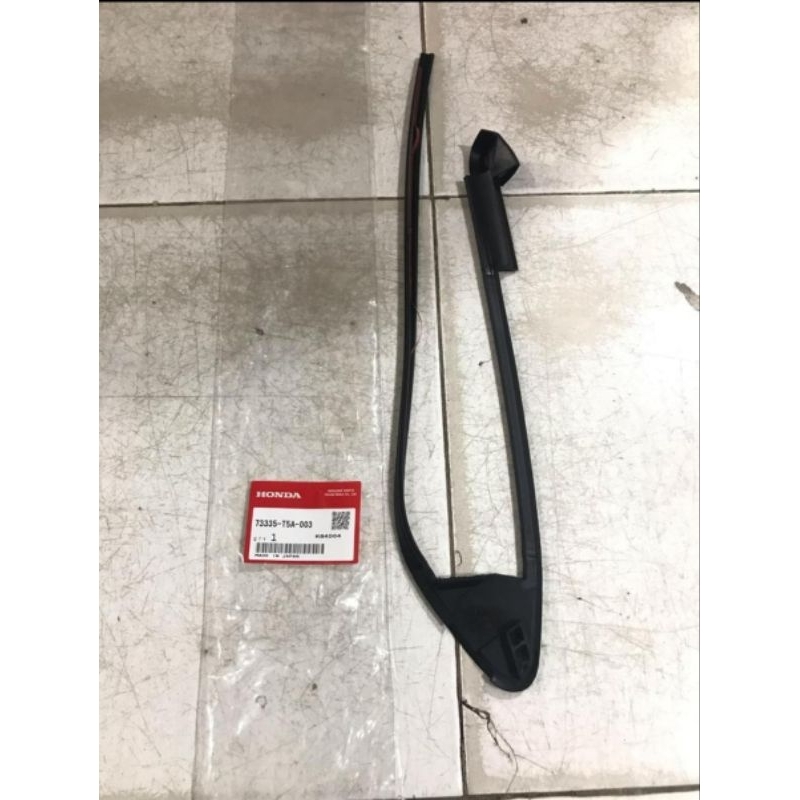 Karet lis kaca segitiga depan Honda Jazz S/RS GK5 (2014-2021)