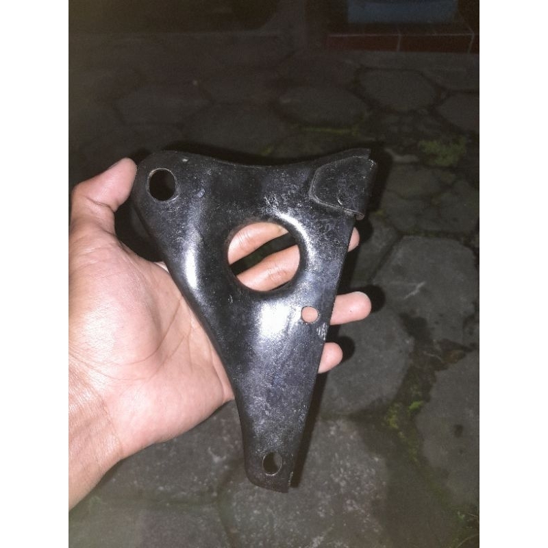 pangkon/breket knalpot gl 100 ori