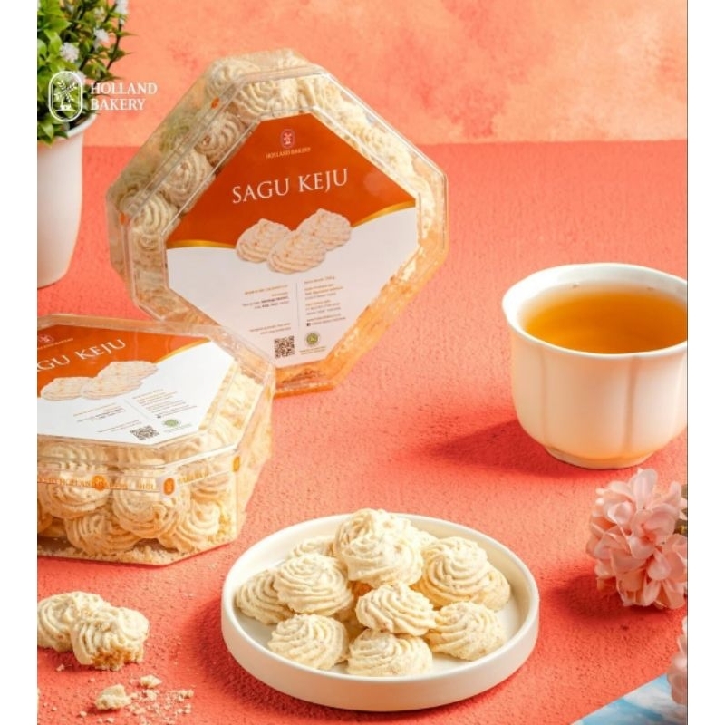 

Holland Bakery - Kue Sagu Keju (Segi 8)