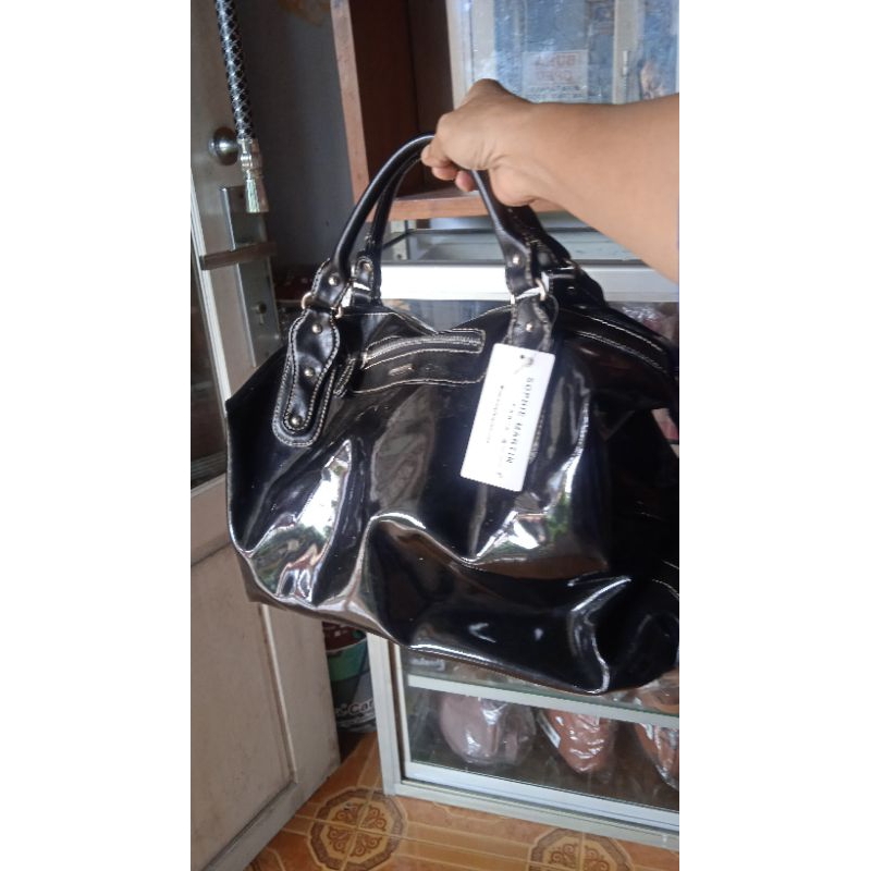tas Sophie Martin warna hitam kapasitas besar sista