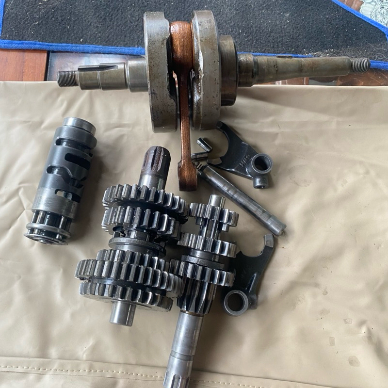 RASIO FIZR THN 2000 an FULLCLUTCH  KRUK AS TAHUN 2000 an FULLCLUTCH  BARANG COPOTAN/LEPASAN MOTOR