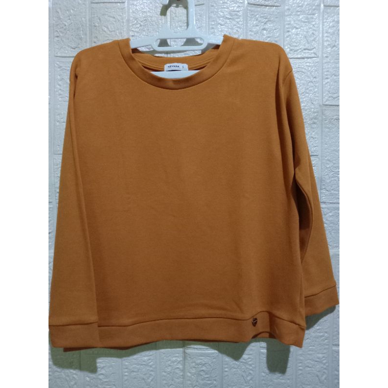 Preloved Sweater Wanita Nevada