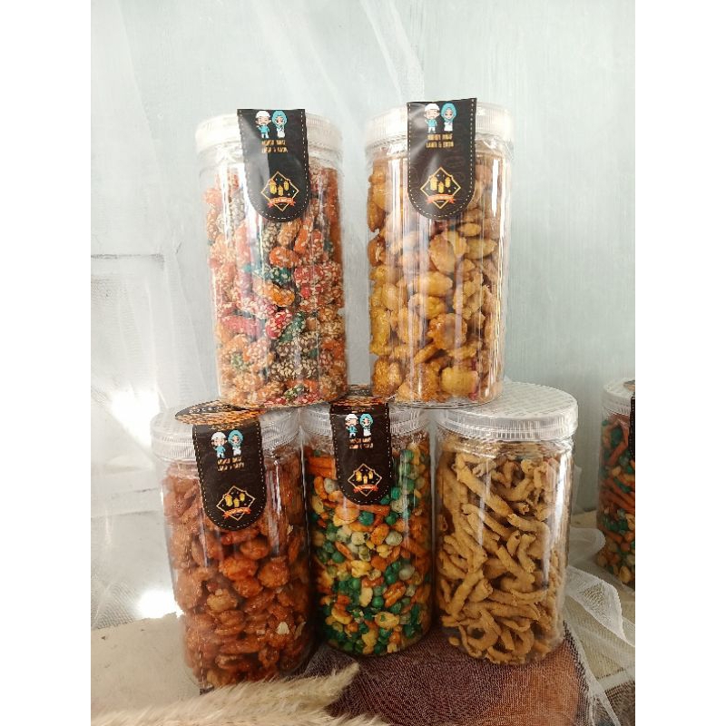 

Aneka snack toples 1Liter -Astor mini - kuping saya gajah - soes coklat - astor barcelona - keciput - mlinjo gentes - kue lebaran CAMILAN ENAK