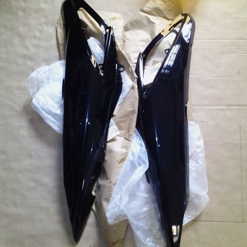 Cover body belakang HONDA SUPRA X125 X 125 LAMA OLD 2005 2006 2007 . SET KIRI KANAN . HITAM . STRONG