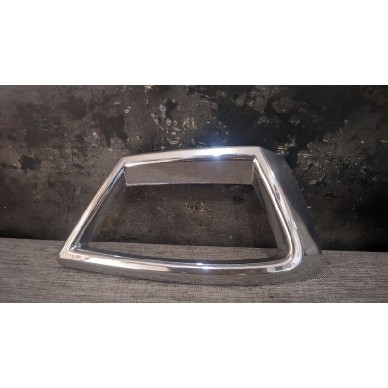 Bezel chrome grill depan Ford Fiesta 2009-2011 type Sporty - Chrome original