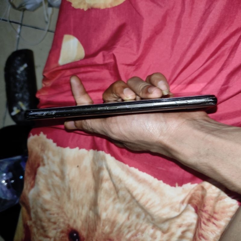 asus rog phone 2 RAM 8/128 MINUS BACA DESKREPSI