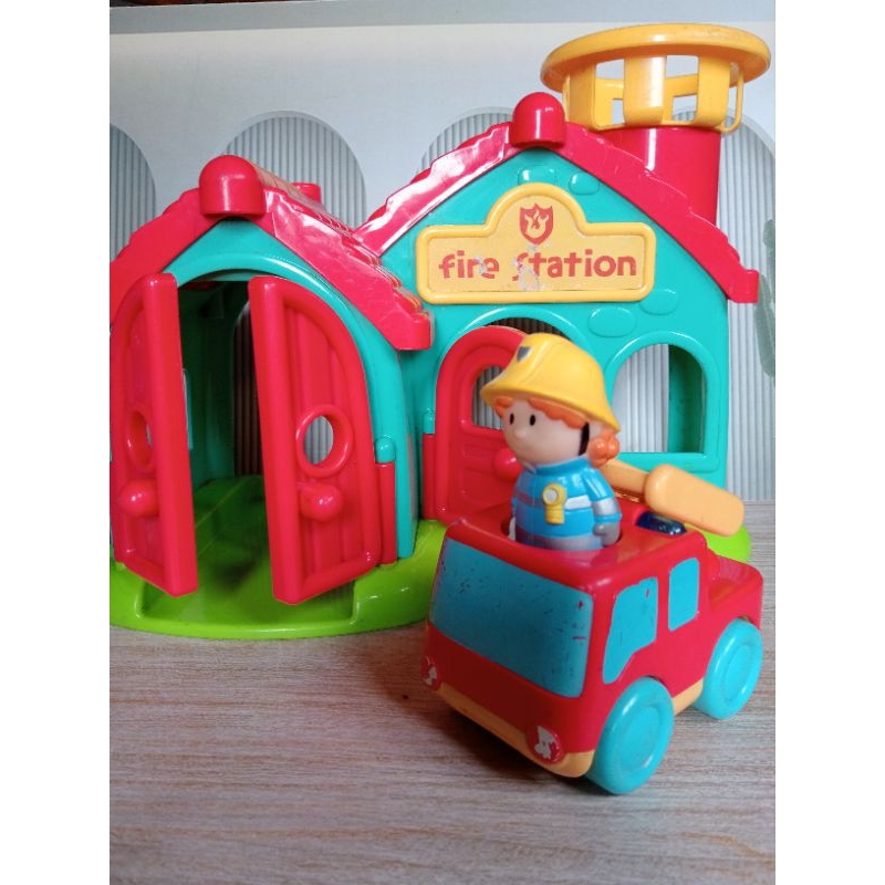 Fire station happyland ELC preloved