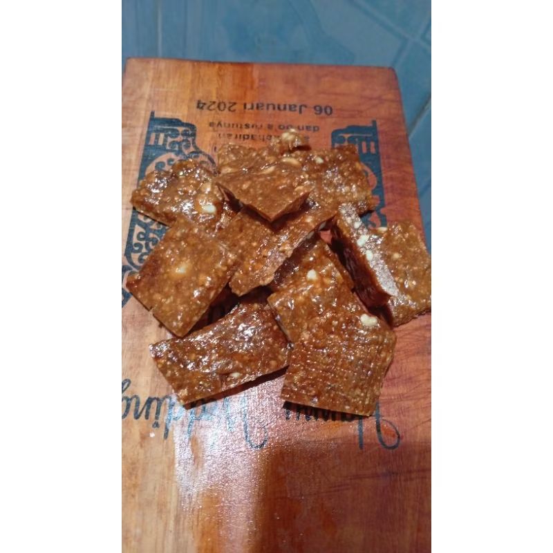 

Ampyang jadul kacang/wijen