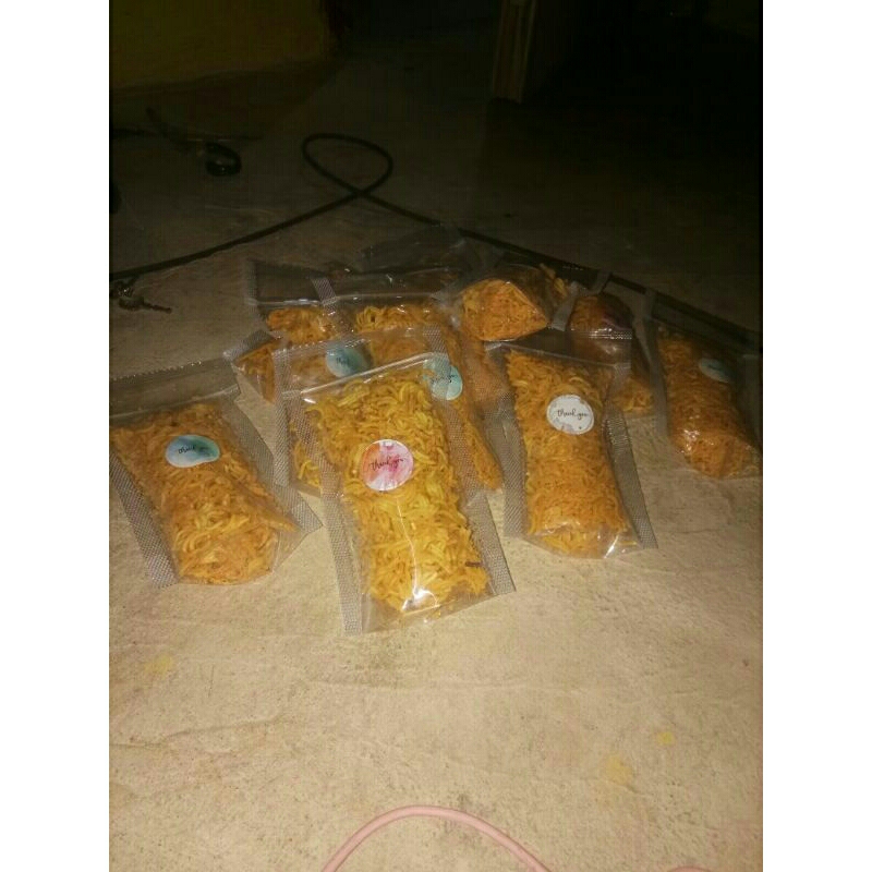 

mie kremes goreng 35 gram, tersedia rasa balado,barbexiu,keju