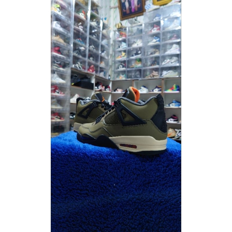 Nike Air Jordan 4 Retro x Undefeated 'Olive Green'
