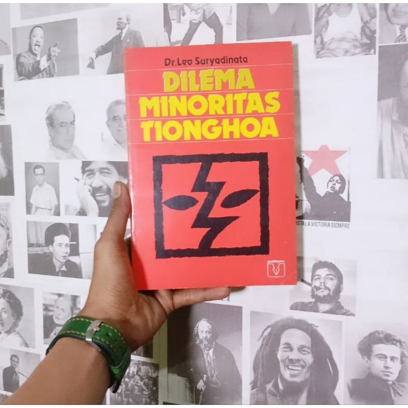 Leo Suryadinata Politik Tionghoa Peranakan di Jawa | Kebudayaan Minoritas Tionghoa di Indonesia | Di