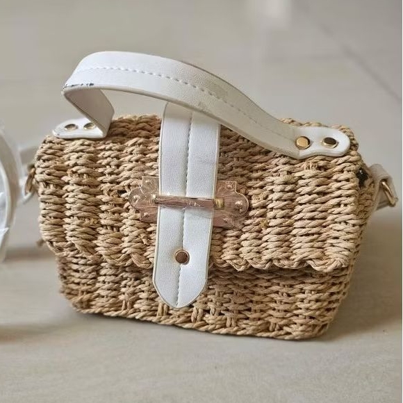tas selempang anyam etnik LC Waikiki shoulder bag