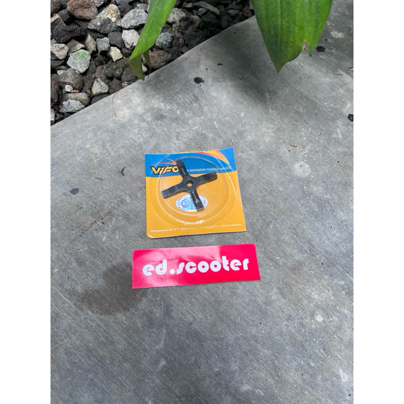 GIGI SILANG 4 VIFO VESPA PX SUPER SPRINT