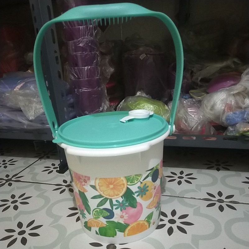 Tempat Es buah 5L  1 pcs baru Tupperware
