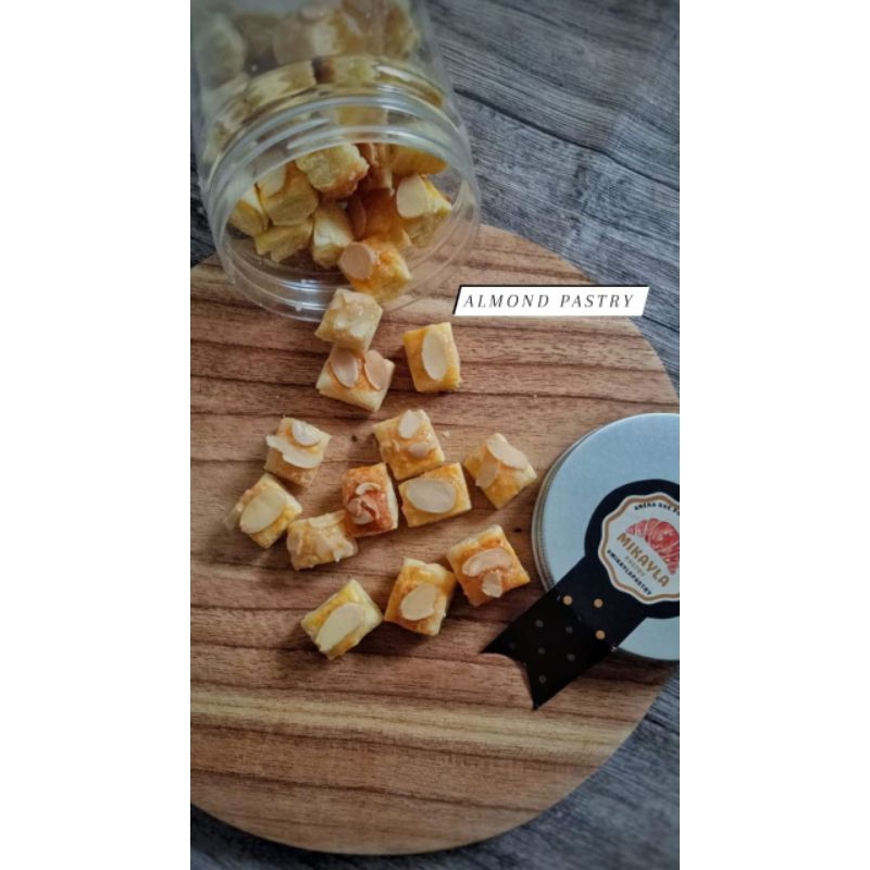 

pastryalmond