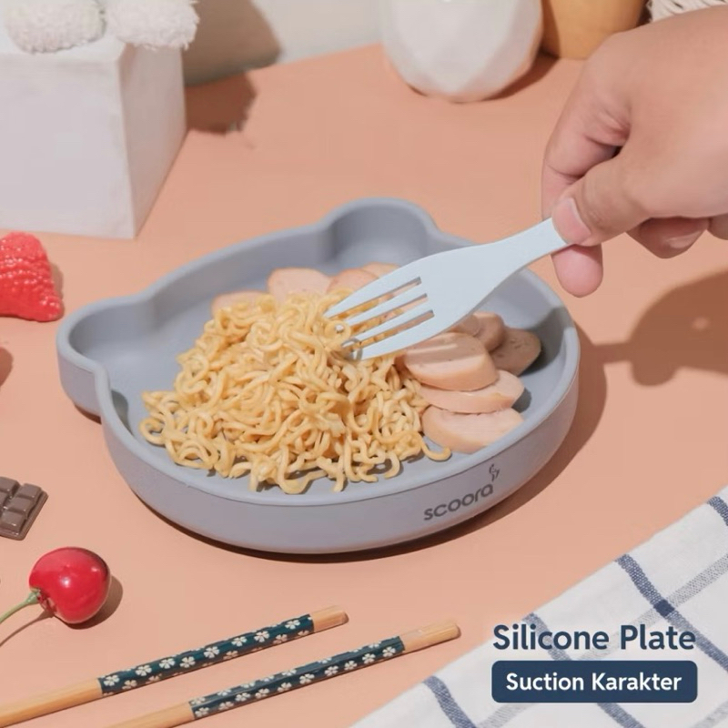 Scoora Piring Silikon Anak / Silicone Plate / Suction Plate / Preloved
