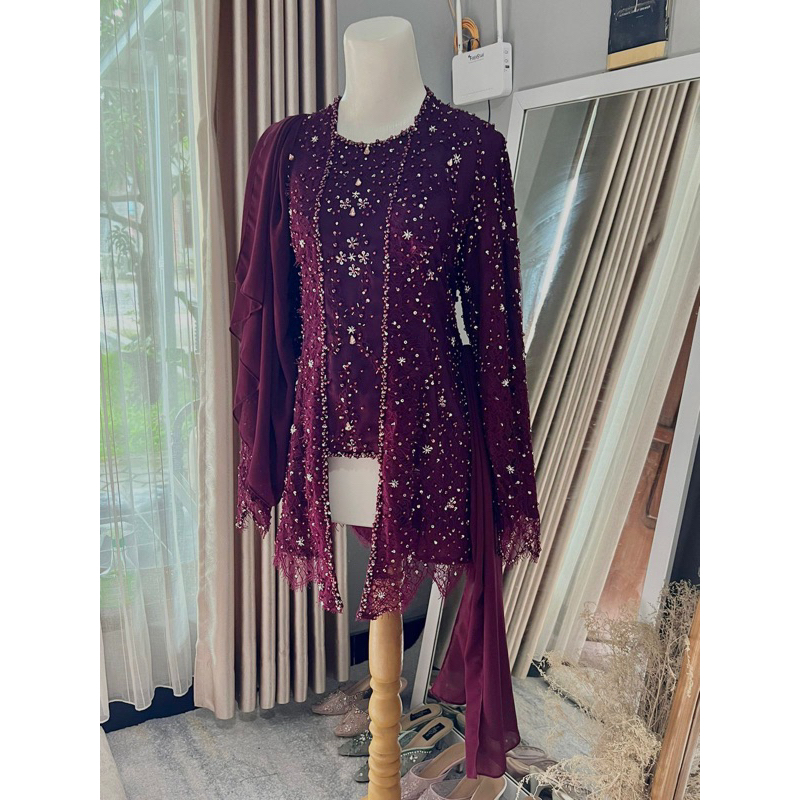 Preloved Kebaya Wisuda Full Payet