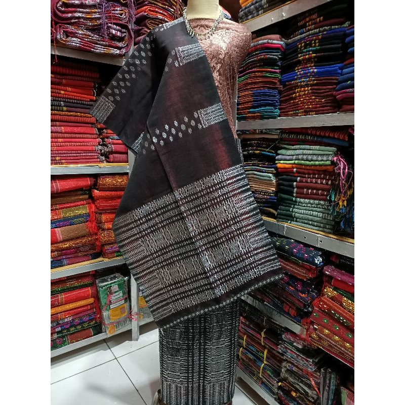 Tumtuman NamarBunga / Bintik Toraja / Pucca Bunga ~ Original Tenun Gedogan Benang100