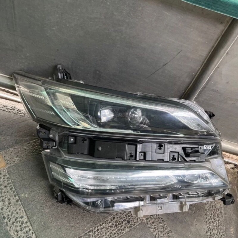 headlamp vellfire 2017 original sepasang