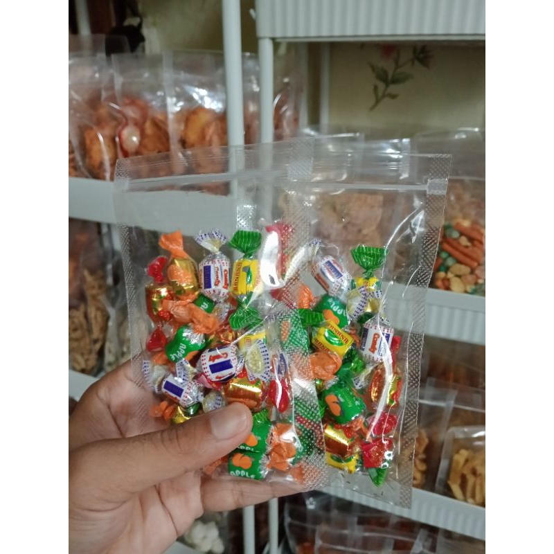 

Permen aneka rasa buah (isi 20)