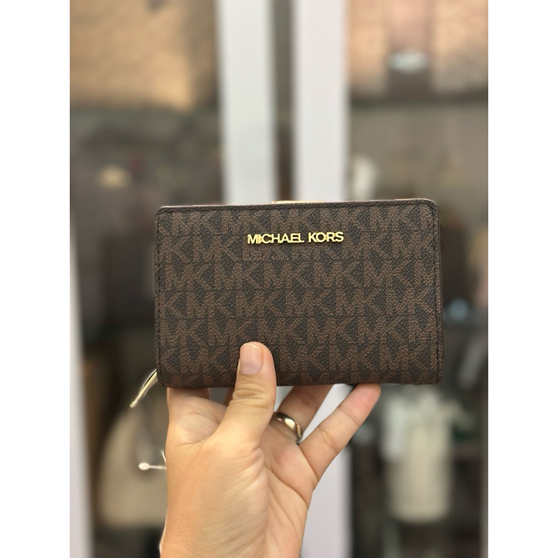 jet set travel md bifold zip coin wallet sign