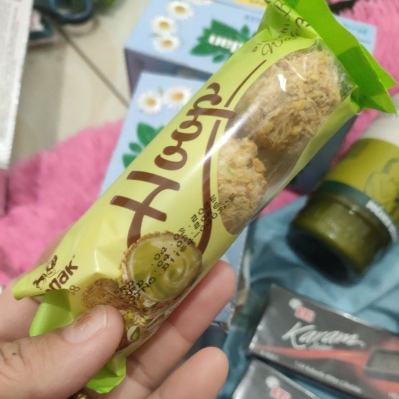 

konak hoop coklat Dubai dan pistachio