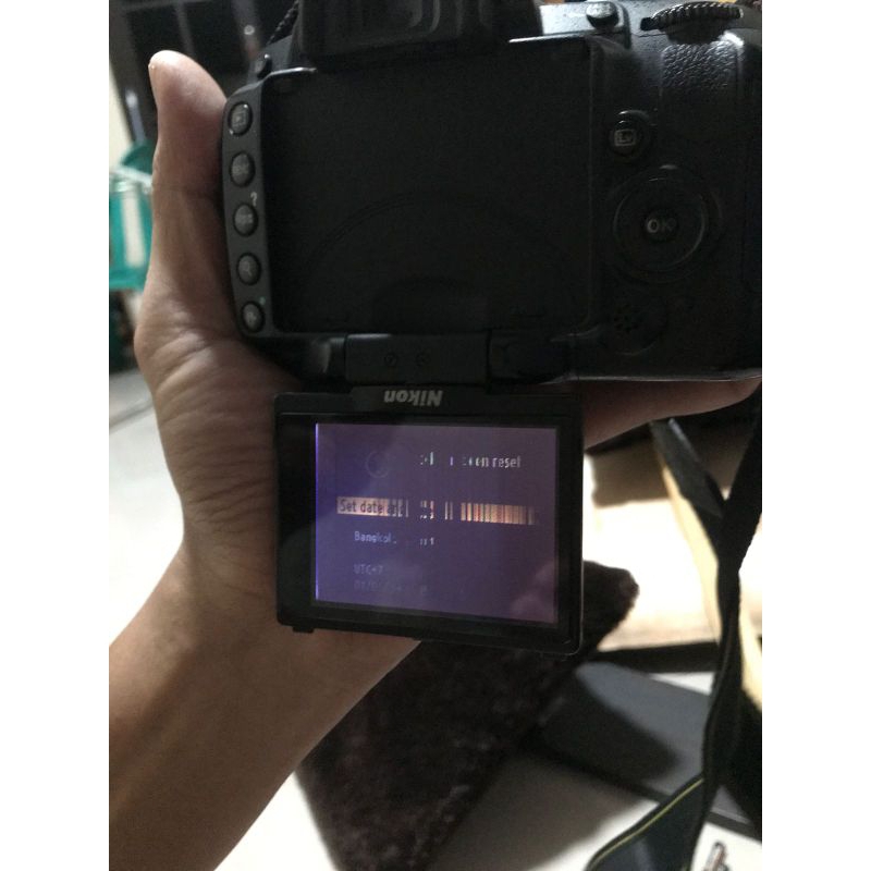 kamera nikon d5000 minus lcd