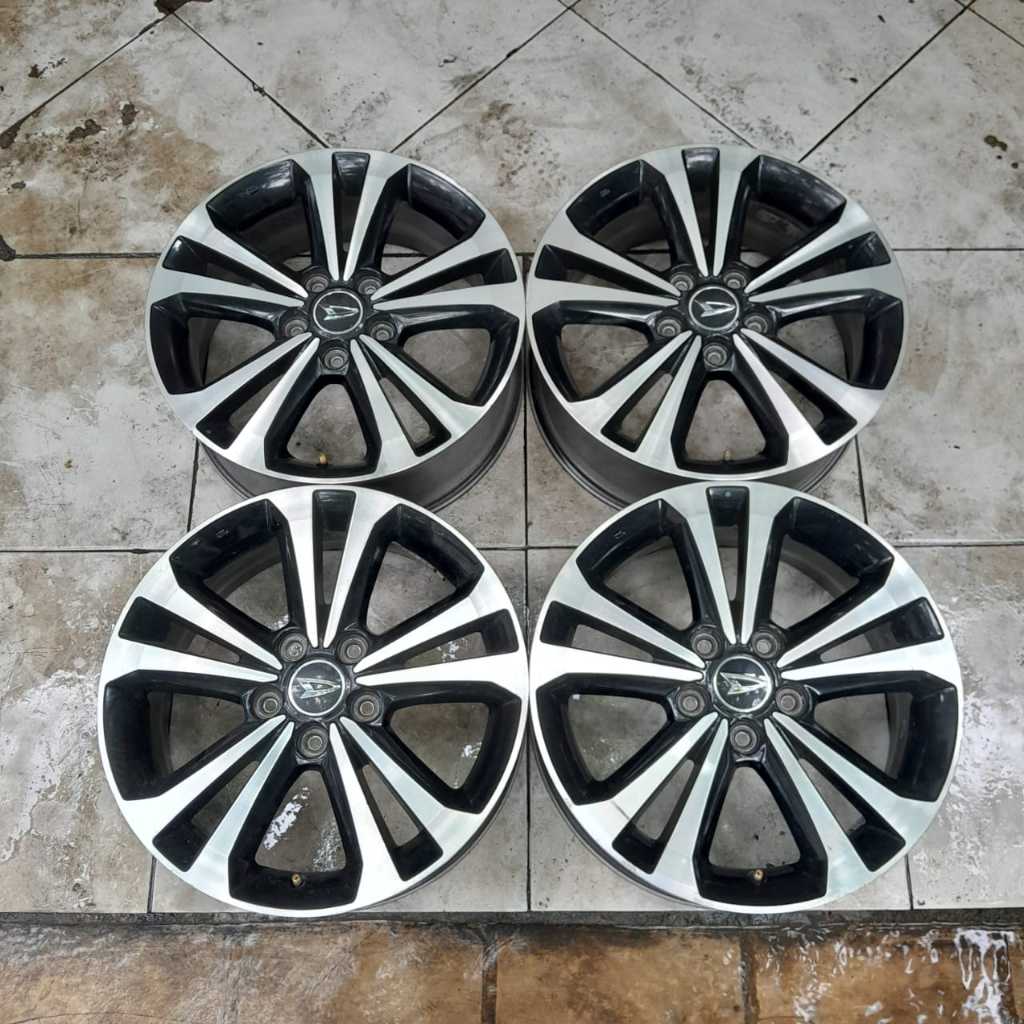 velg bekas terios ring 17 bekas copotan original terios