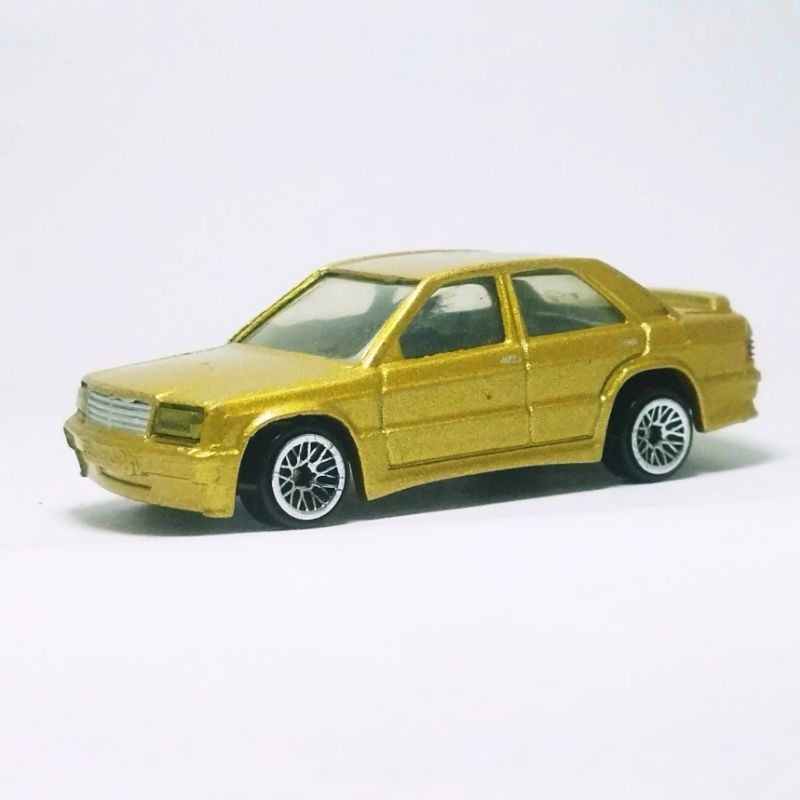 Hot Wheels Mercedes 2.6 Gold 1997 Mainline Loose Rare Corgi Casting Made in China
