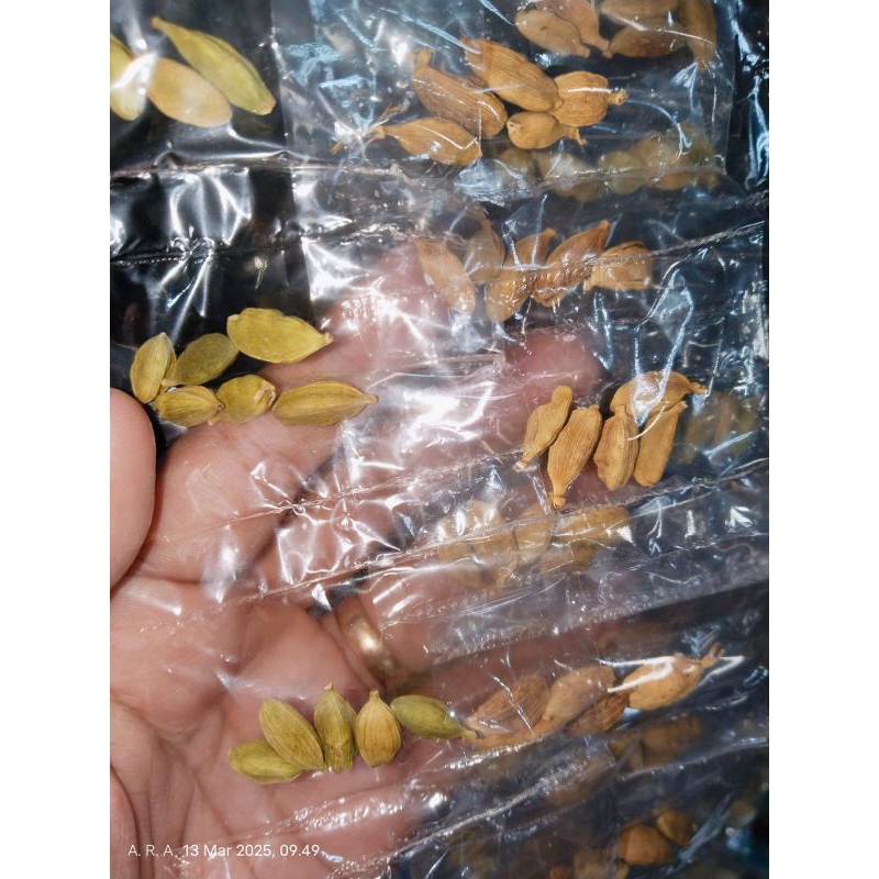 

KAPULAGA (bumbu masak) 1 renteng isi 10 bungkus
